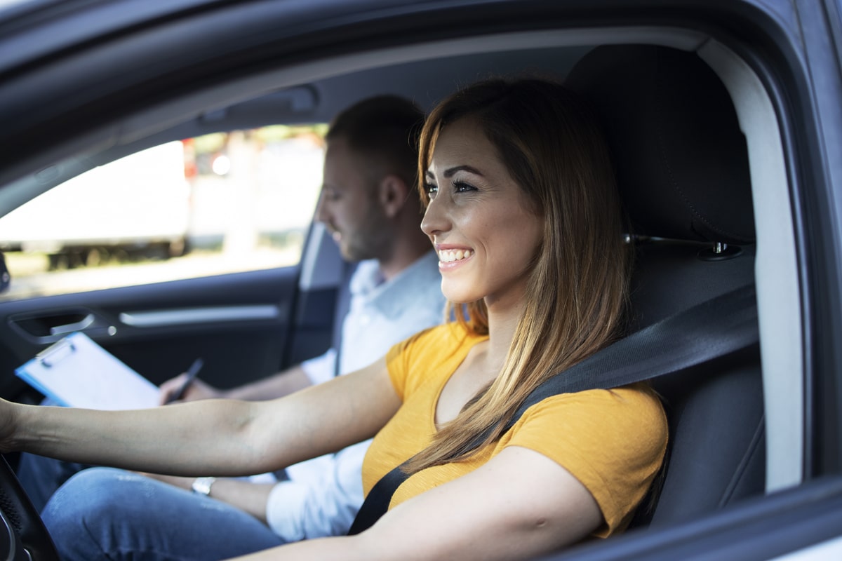 Un permis de conduire spécialisé requis pour piloter ces modèles de voitures électriques ?